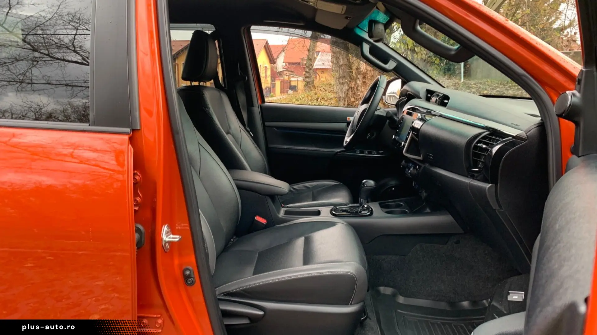 TOYOTA Hilux2.8 D-4D 4X4 DOUBLE INVINCIBLE NET  47990