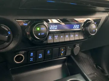 TOYOTA Hilux2.8 D-4D 4X4 DOUBLE INVINCIBLE NET  47990