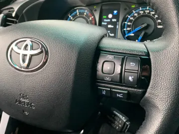 TOYOTA Hilux2.8 D-4D 4X4 DOUBLE INVINCIBLE NET  47990