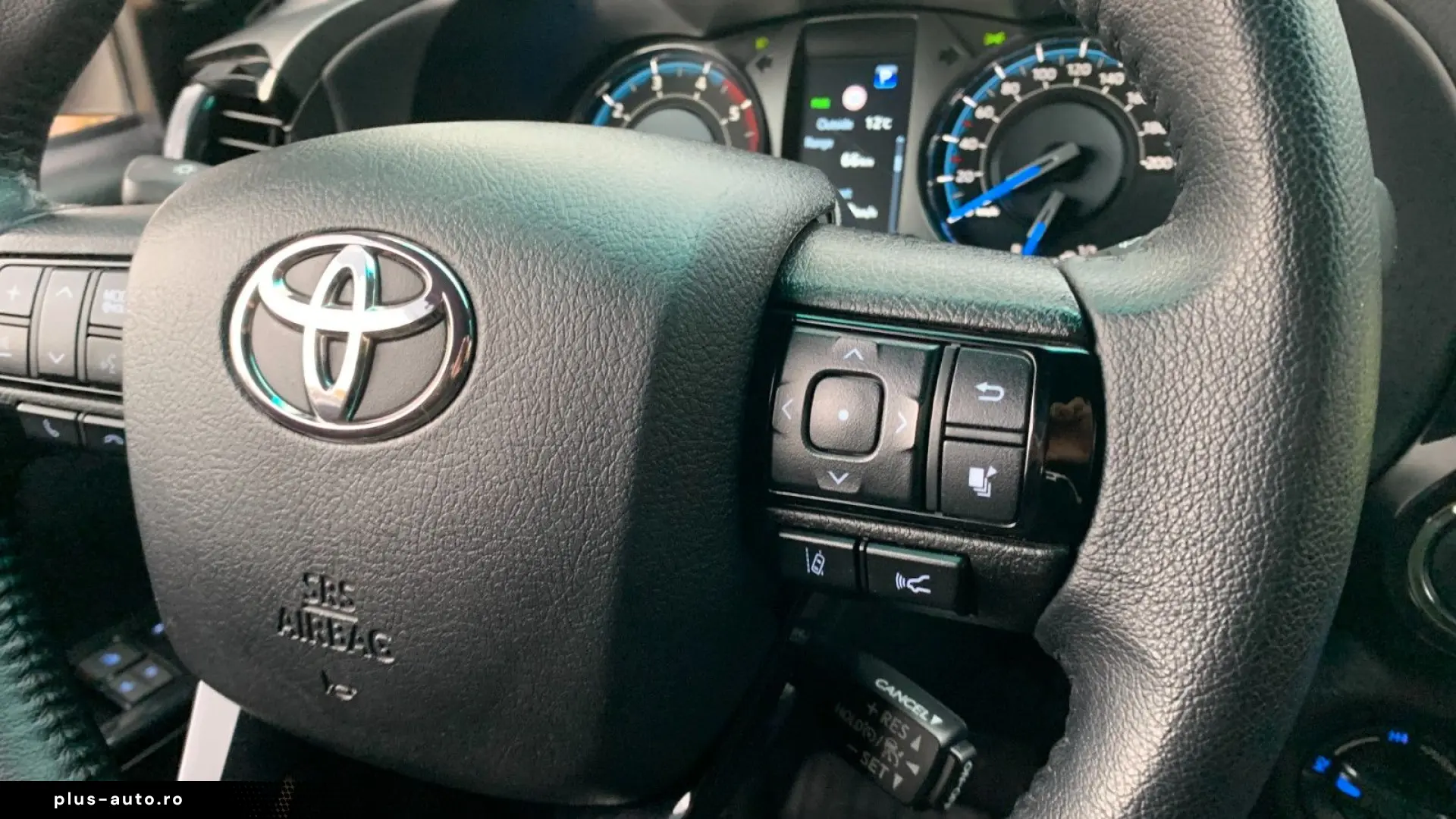 TOYOTA Hilux2.8 D-4D 4X4 DOUBLE INVINCIBLE NET  47990