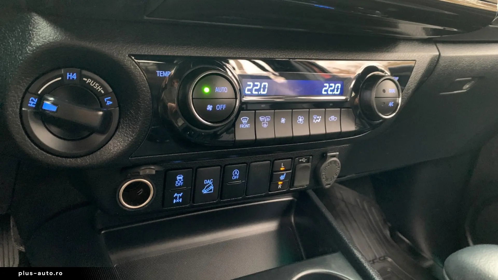 TOYOTA Hilux2.8 D-4D 4X4 DOUBLE INVINCIBLE NET  47990