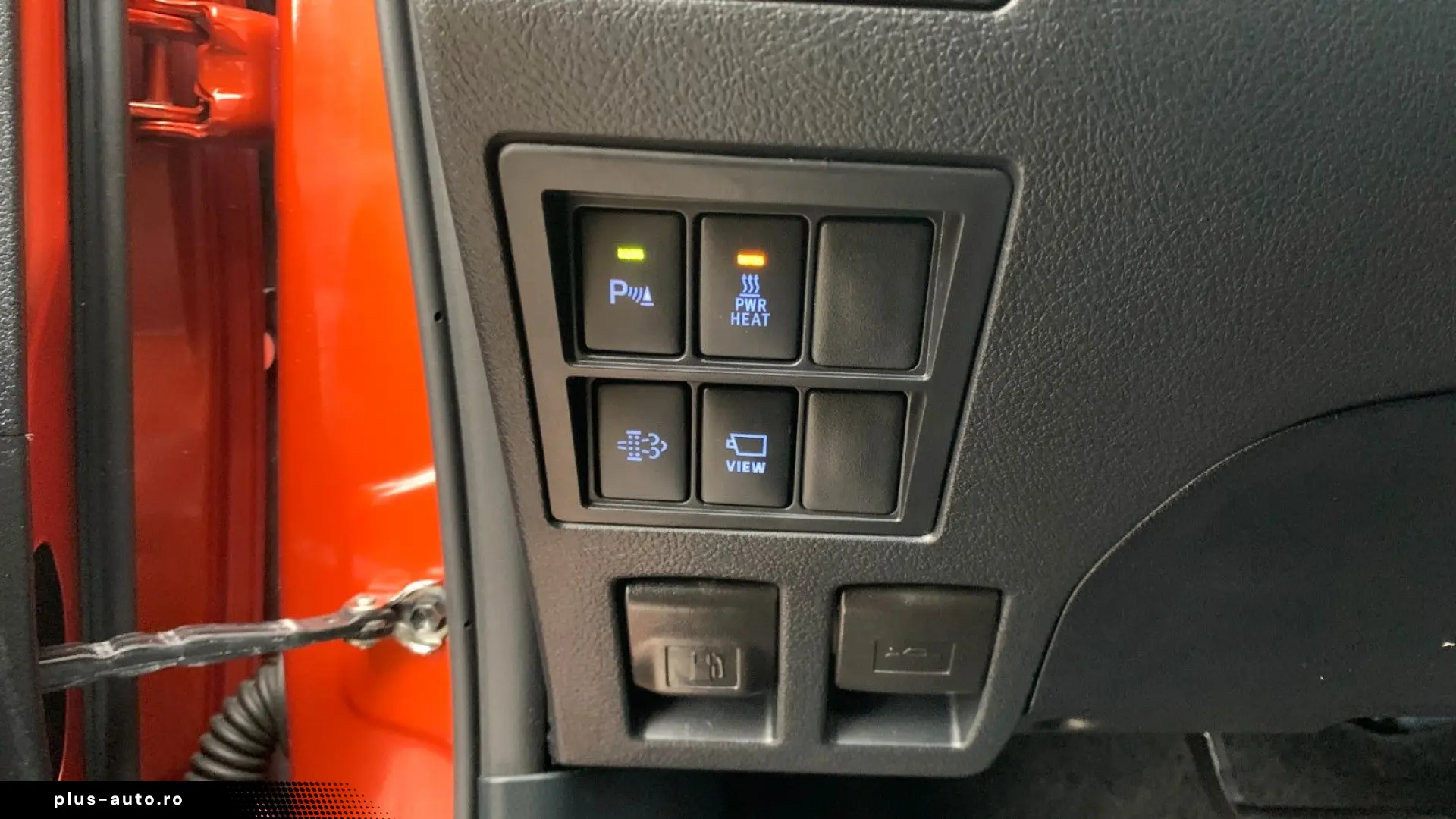 TOYOTA Hilux2.8 D-4D 4X4 DOUBLE INVINCIBLE NET  47990