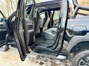 TOYOTA Hilux 2.8 D-4D 4Wd Invincible JBL AHK Rollo Büge