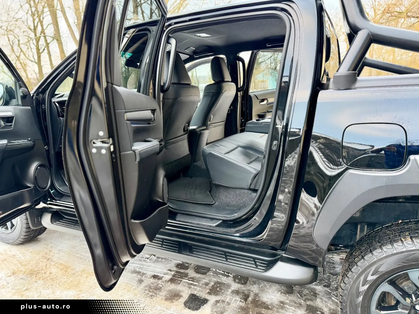 TOYOTA Hilux 2.8 D-4D 4Wd Invincible JBL AHK Rollo Büge