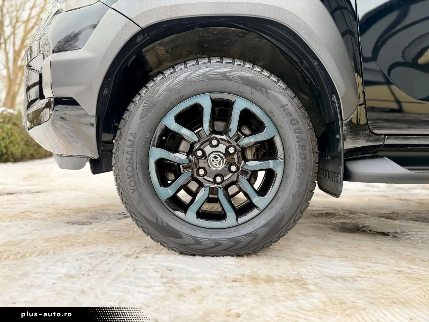 TOYOTA Hilux 2.8 D-4D 4Wd Invincible JBL AHK Rollo Büge