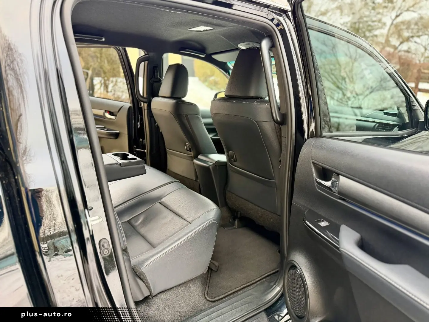 TOYOTA Hilux 2.8 D-4D 4Wd Invincible JBL AHK Rollo Büge