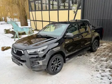 TOYOTA Hilux 2.8 D-4D 4Wd Invincible JBL AHK Rollo Büge