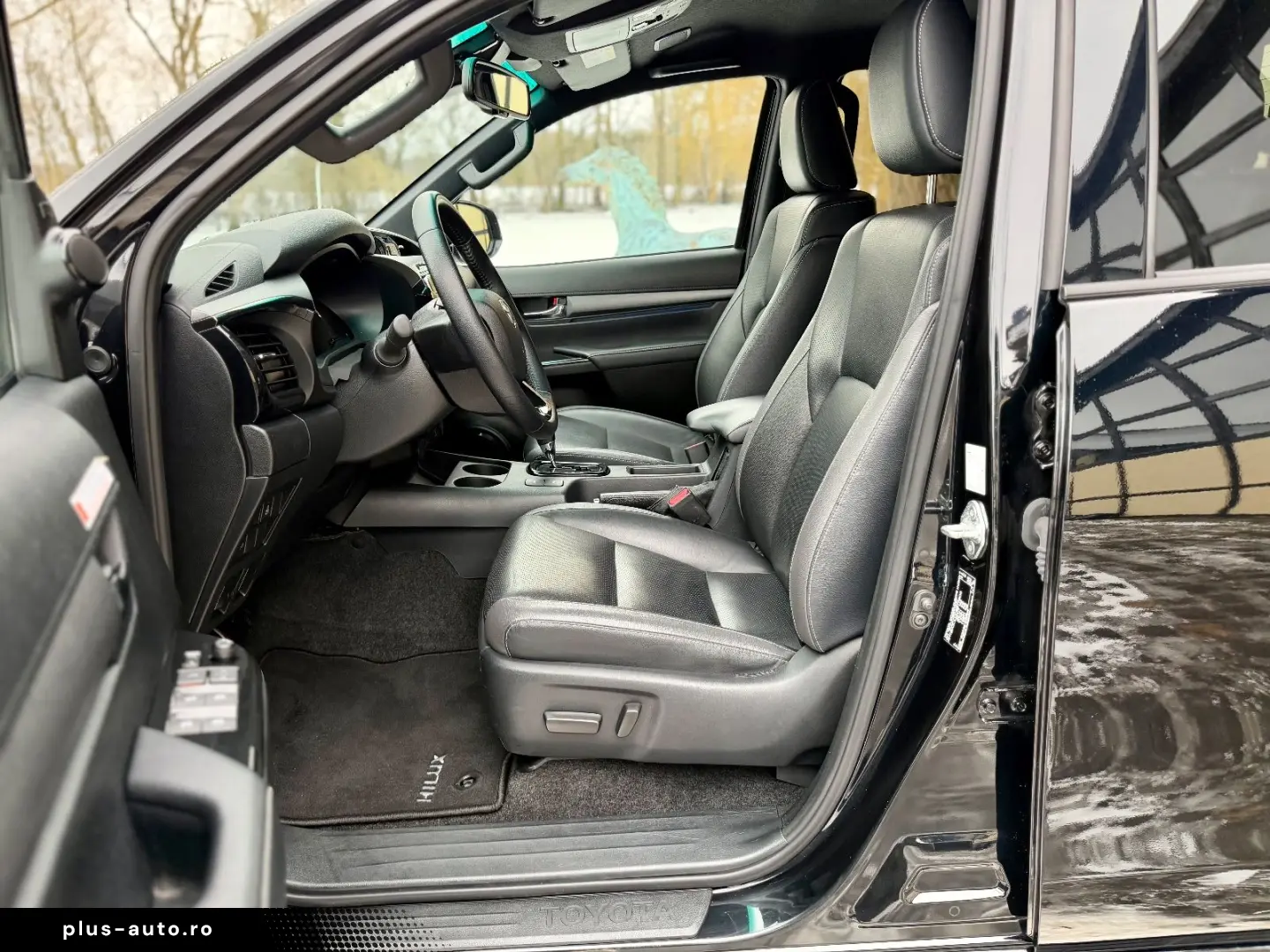 TOYOTA Hilux 2.8 D-4D 4Wd Invincible JBL AHK Rollo Büge