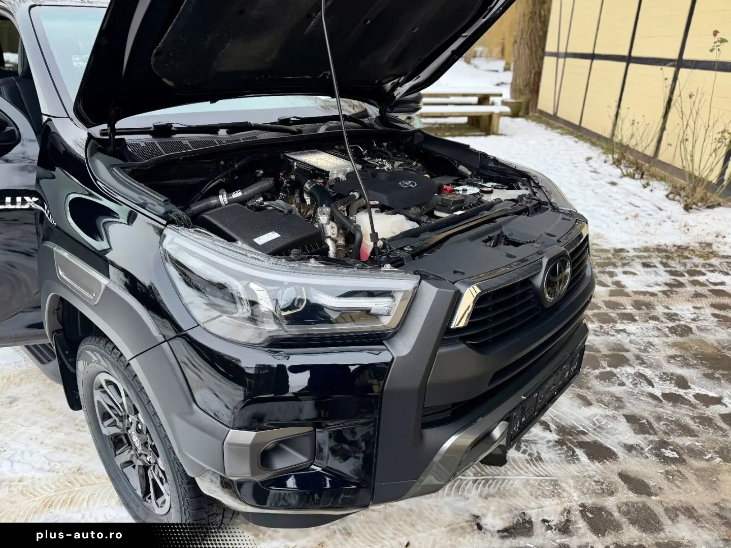 TOYOTA Hilux 2.8 D-4D 4Wd Invincible JBL AHK Rollo Büge