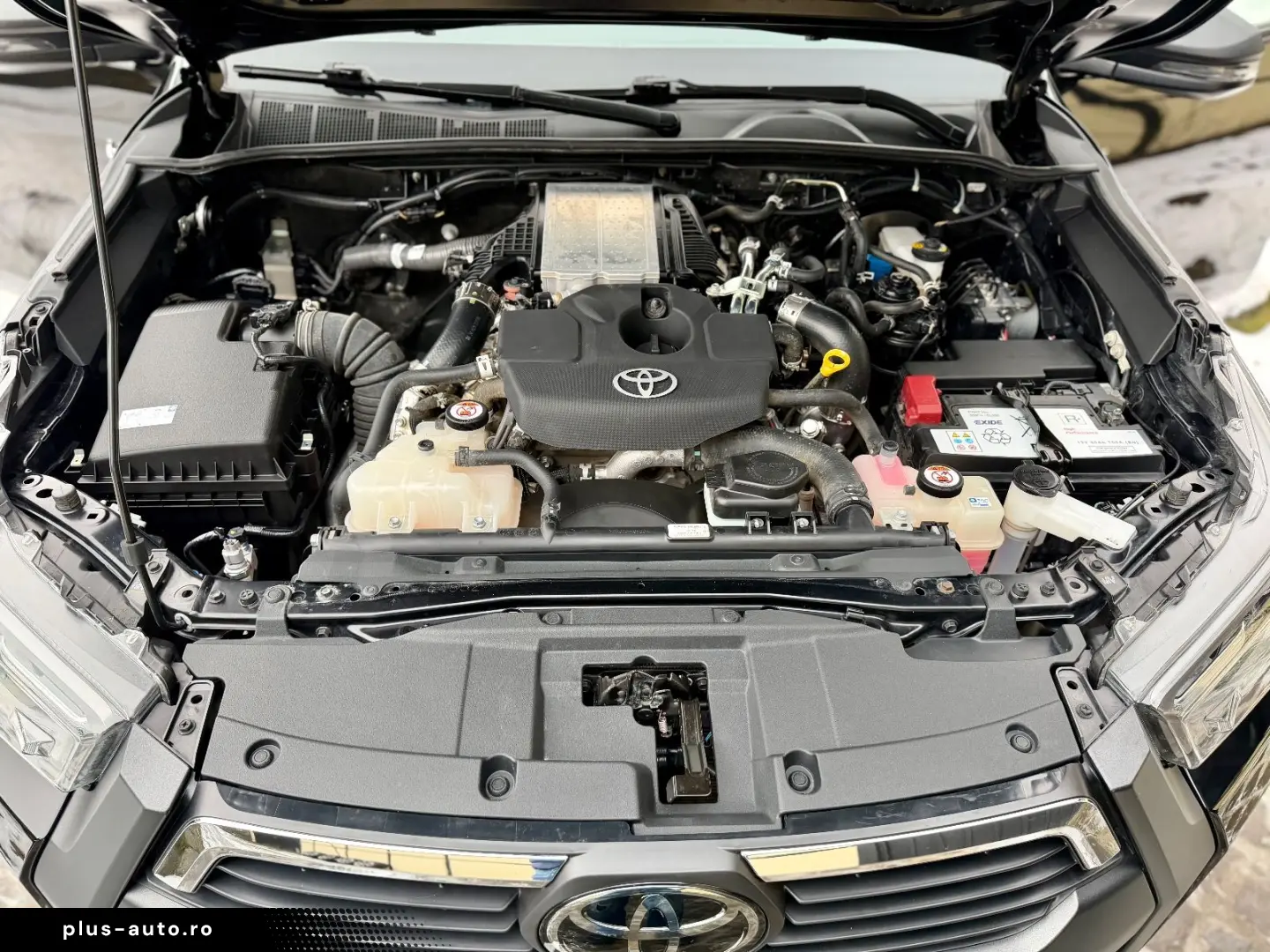 TOYOTA Hilux 2.8 D-4D 4Wd Invincible JBL AHK Rollo Büge