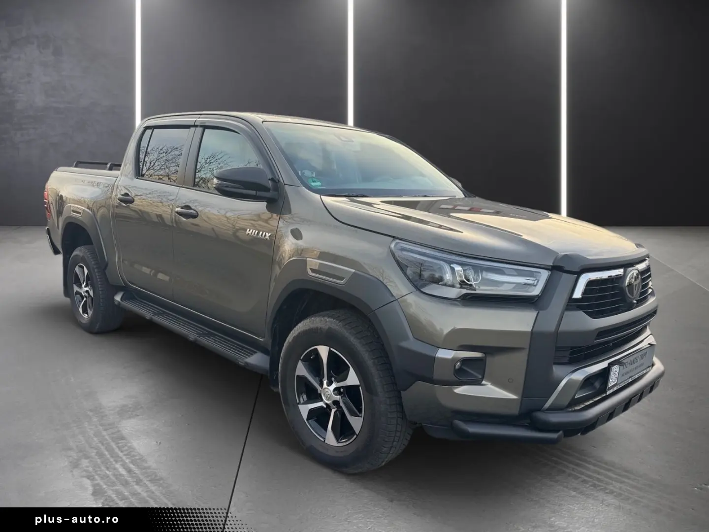 TOYOTA Hilux Double Cab Invincible 4x4 RFK AHK