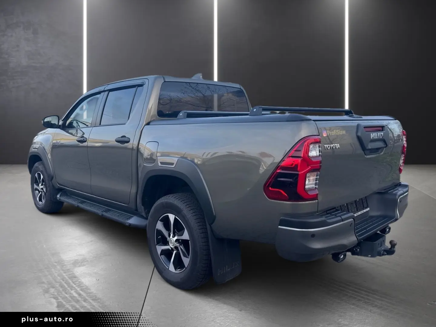 TOYOTA Hilux Double Cab Invincible 4x4 RFK AHK