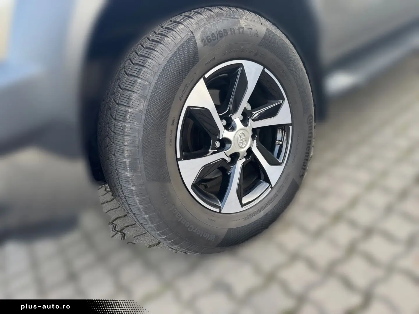 TOYOTA Hilux Double Cab Invincible 4x4 RFK AHK