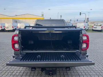 TOYOTA Hilux Double Cab Invincible 4x4 RFK AHK