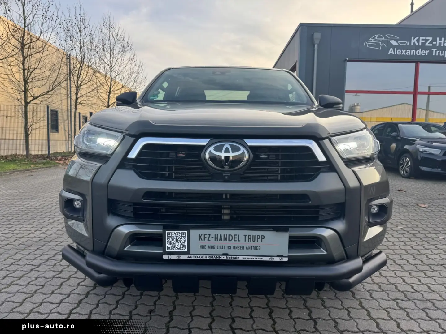 TOYOTA Hilux Double Cab Invincible 4x4 RFK AHK