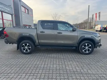 TOYOTA Hilux Double Cab Invincible 4x4 RFK AHK