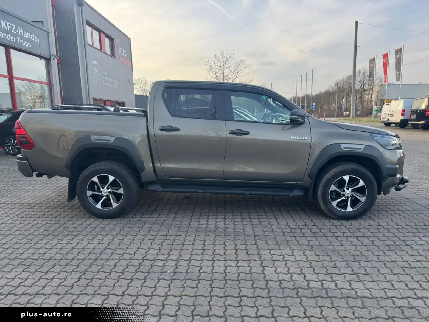 TOYOTA Hilux Double Cab Invincible 4x4 RFK AHK