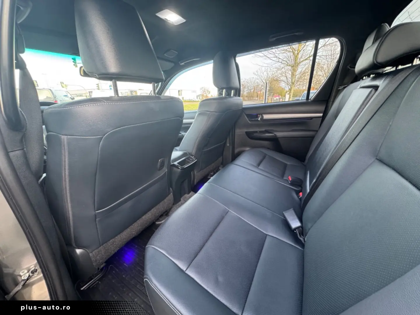 TOYOTA Hilux Double Cab Invincible 4x4 RFK AHK