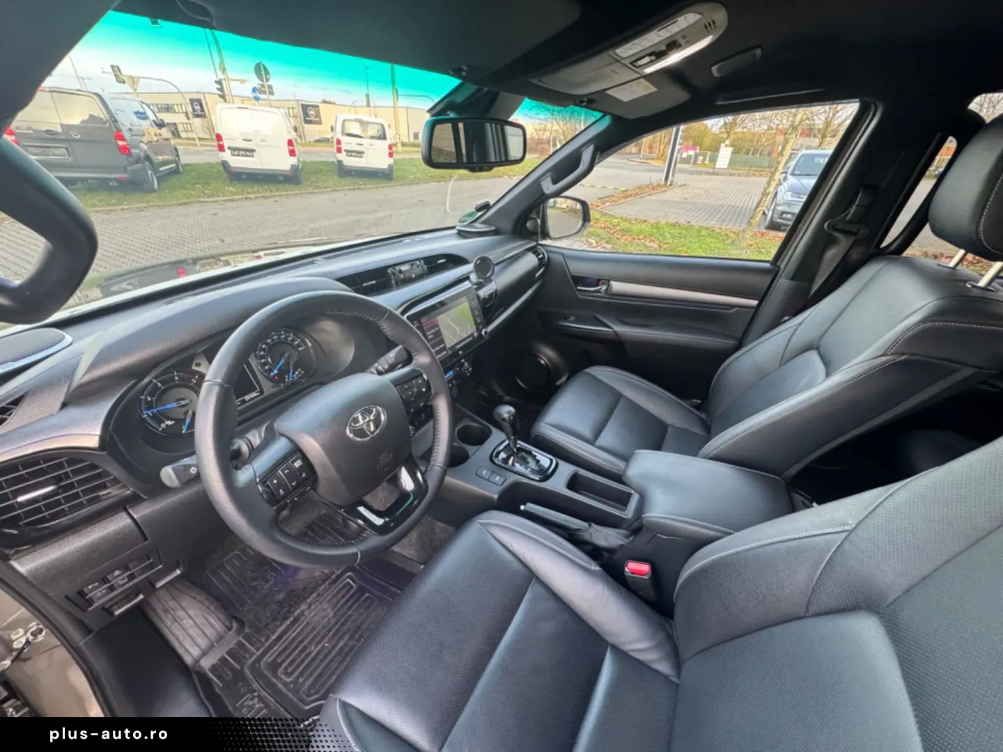 TOYOTA Hilux Double Cab Invincible 4x4 RFK AHK