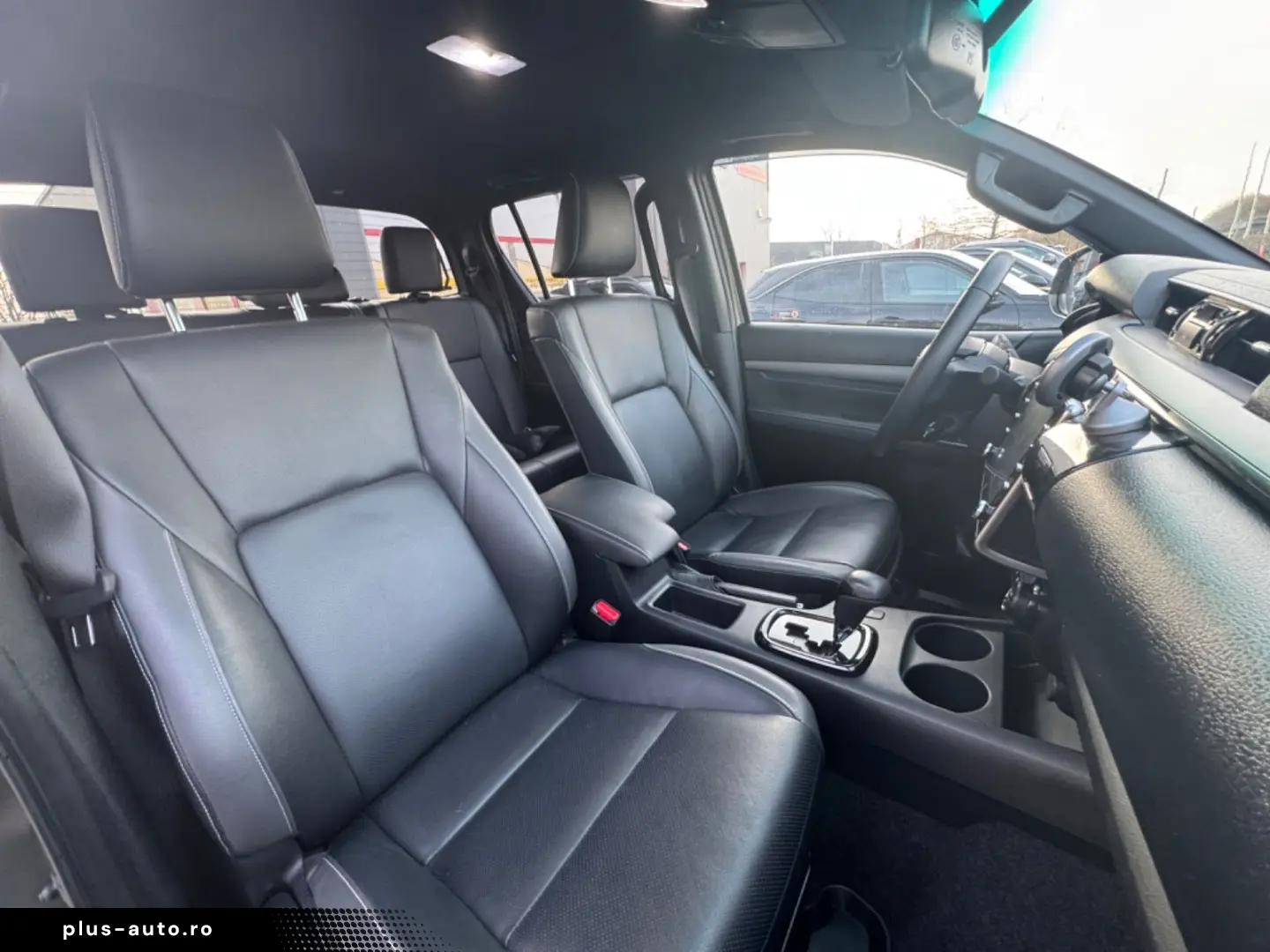 TOYOTA Hilux Double Cab Invincible 4x4 RFK AHK