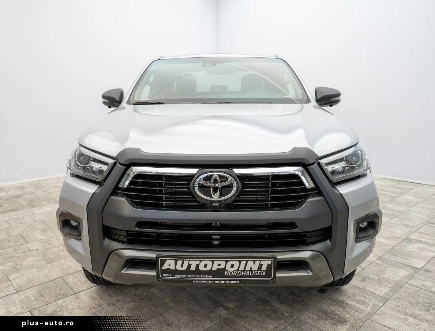 TOYOTA Hilux 2.8 D4-D Invincible MY2025 Mild HYBRID AHK