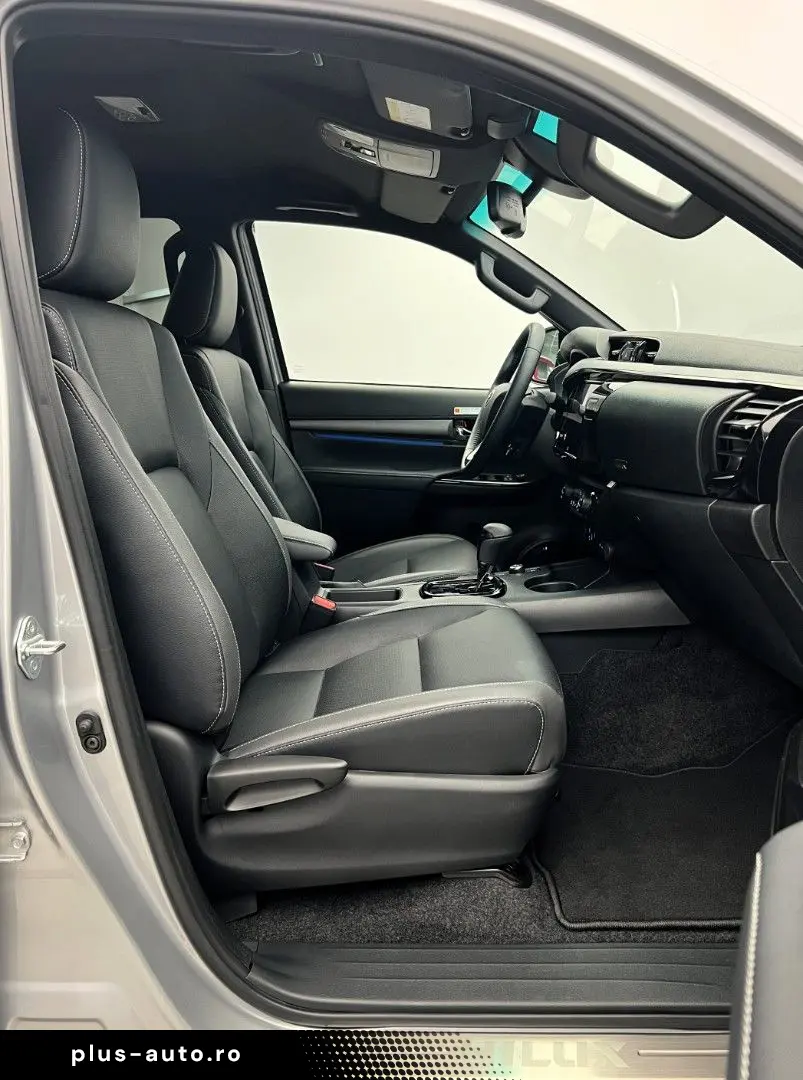 TOYOTA Hilux 2.8 D4-D Invincible MY2025 Mild HYBRID AHK