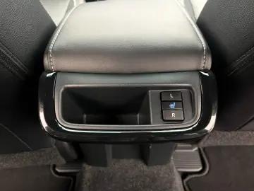 TOYOTA Hilux 2.8 D4-D Invincible MY2025 Mild HYBRID AHK