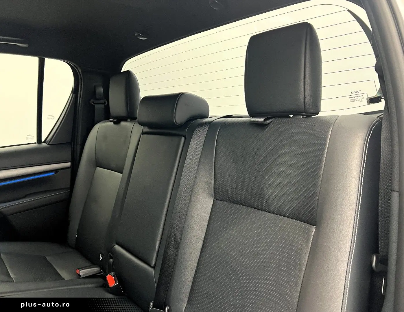 TOYOTA Hilux 2.8 D4-D Invincible MY2025 Mild HYBRID AHK