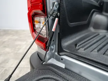 TOYOTA Hilux 2.8 D4-D Invincible MY2025 Mild HYBRID AHK