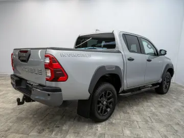 TOYOTA Hilux 2.8 D4-D Invincible MY2025 Mild HYBRID AHK