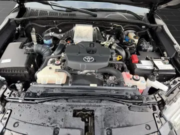 TOYOTA Hilux DOUBLE CAB INVINCIBLE 4x4  INVINCIBLE