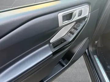 FORD Explorer 3 0l Plug-In Hybrid 4x4 Platinum Autom.