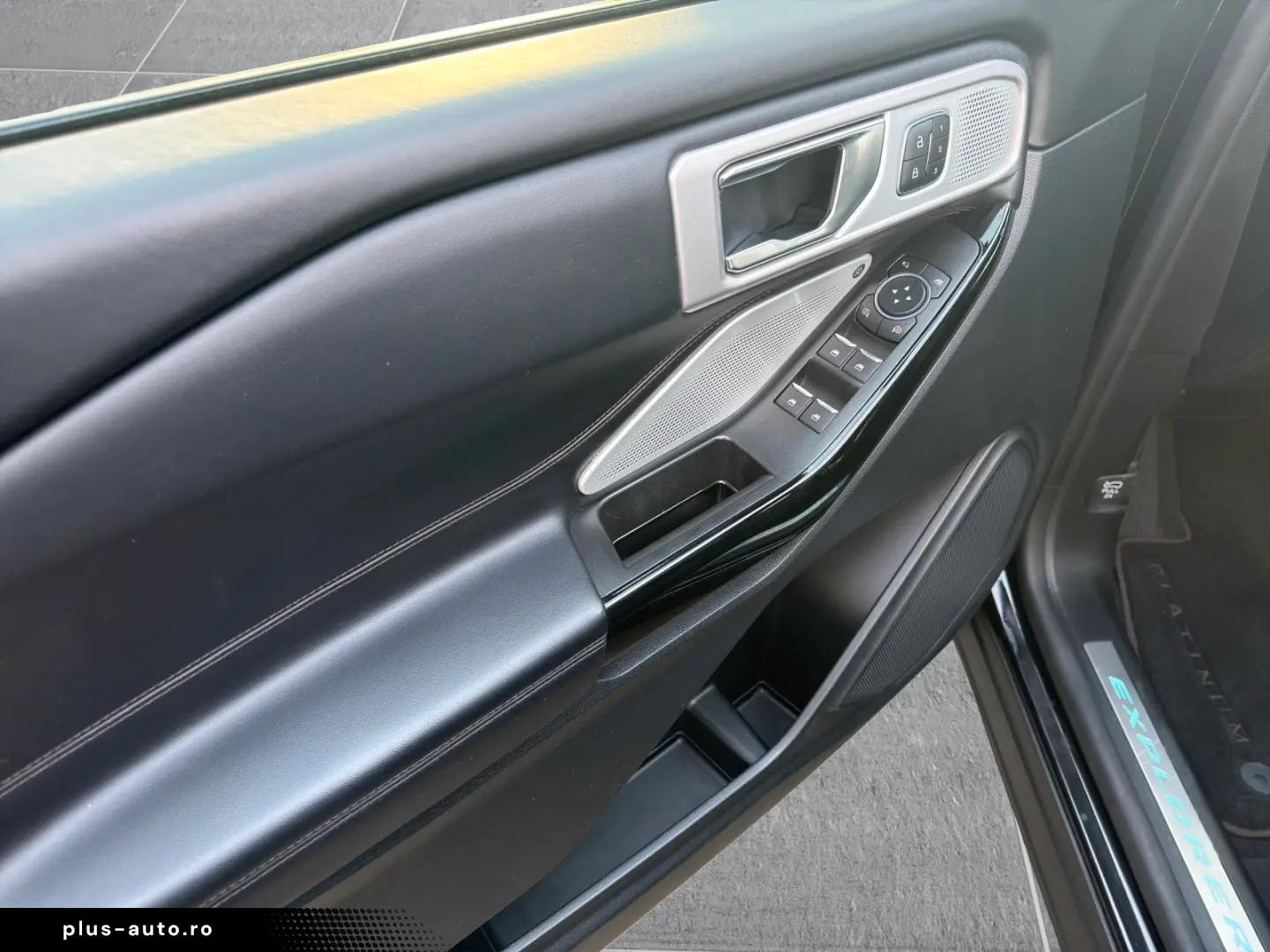 FORD Explorer 3 0l Plug-In Hybrid 4x4 Platinum Autom.