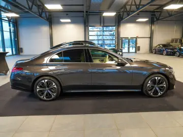 MERCEDES-BENZ E 300 e