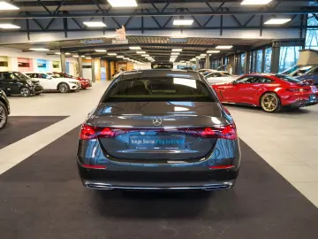 MERCEDES-BENZ E 300 e