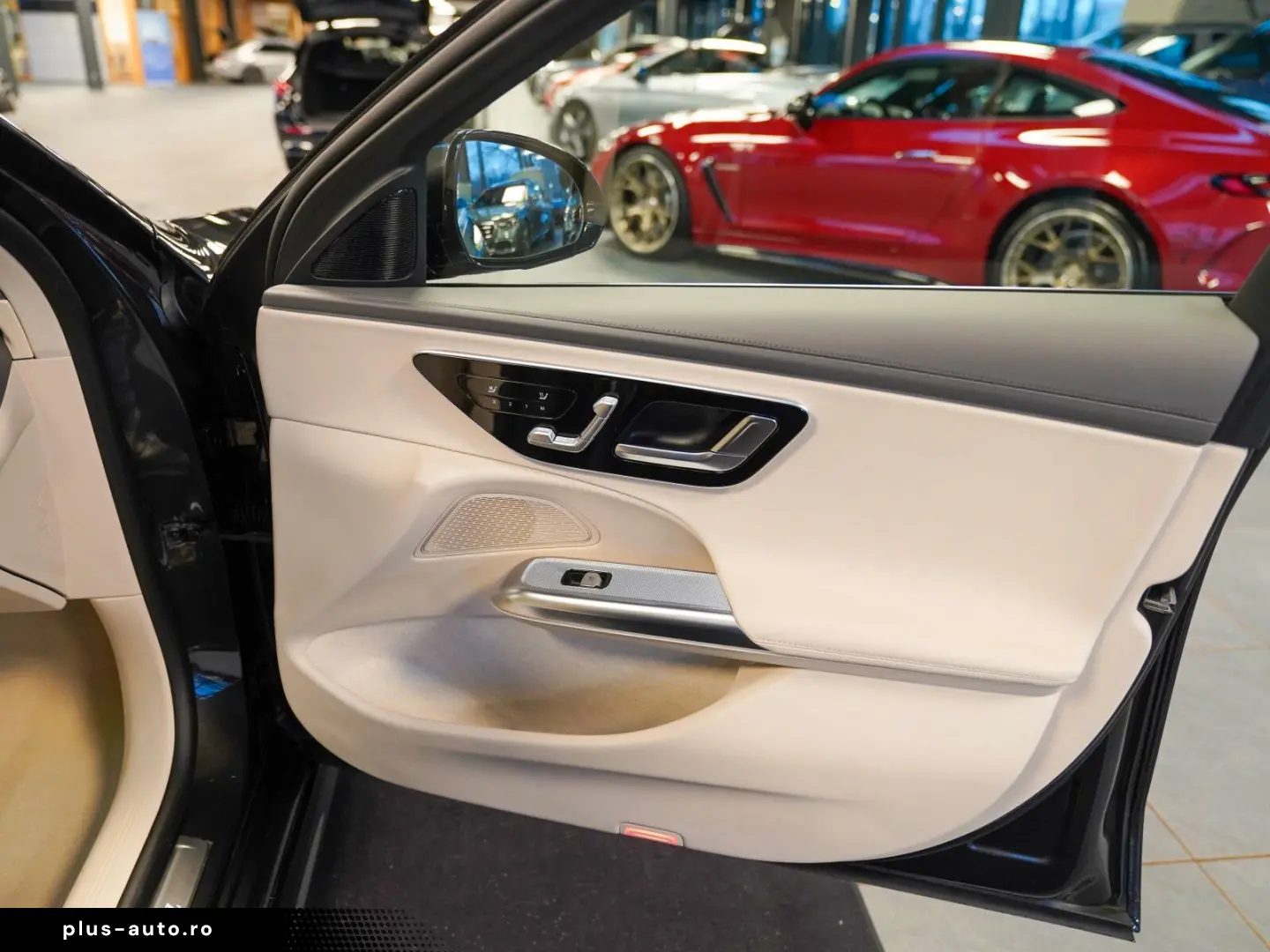 MERCEDES-BENZ E 300 e