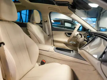 MERCEDES-BENZ E 300 e