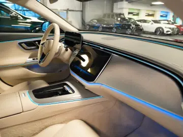 MERCEDES-BENZ E 300 e