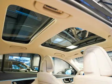 MERCEDES-BENZ E 300 e