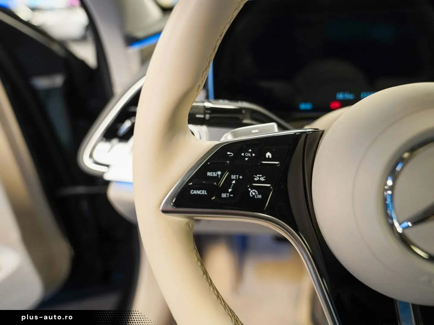 MERCEDES-BENZ E 300 e