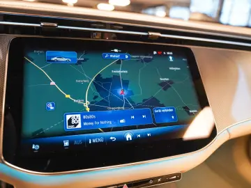 MERCEDES-BENZ E 300 e