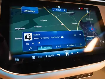 MERCEDES-BENZ E 300 e