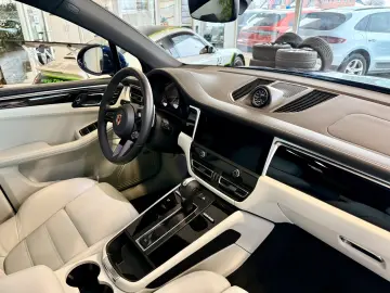 PORSCHE Macan S