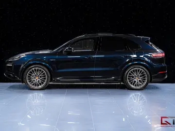PORSCHE Cayenne E-Hybrid