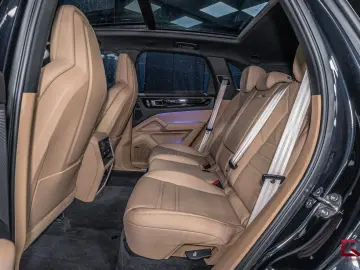 PORSCHE Cayenne E-Hybrid