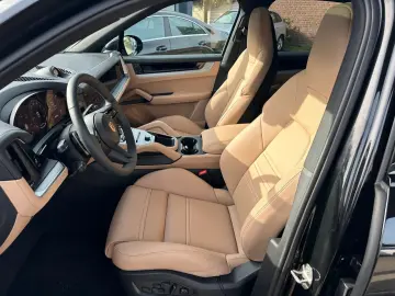 PORSCHE Cayenne S Coupe  Sport Design