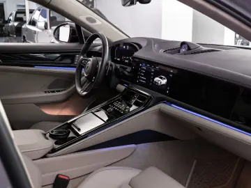 PORSCHE Panamera Turbo E-Hybrid SportDesign