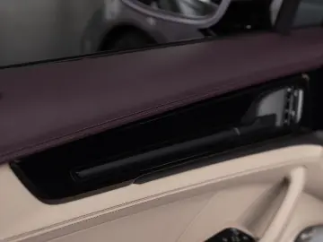 PORSCHE Panamera Turbo E-Hybrid SportDesign