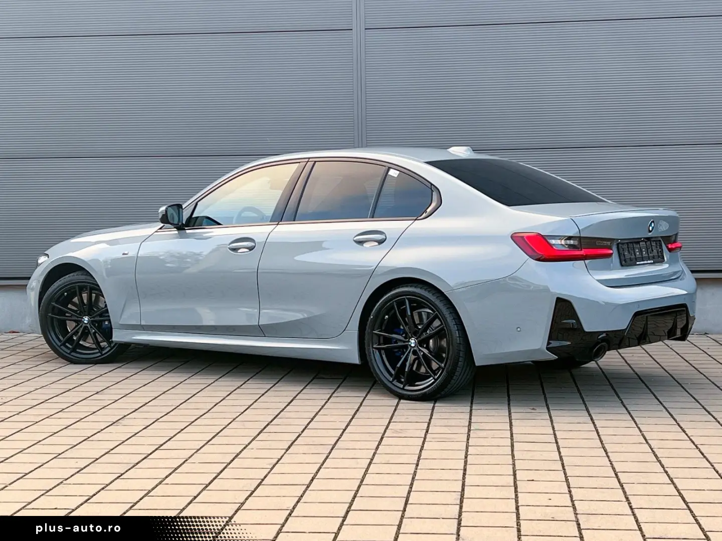 BMW 320d xDrive M Sport Glasdach DrivAsistPro Keyles