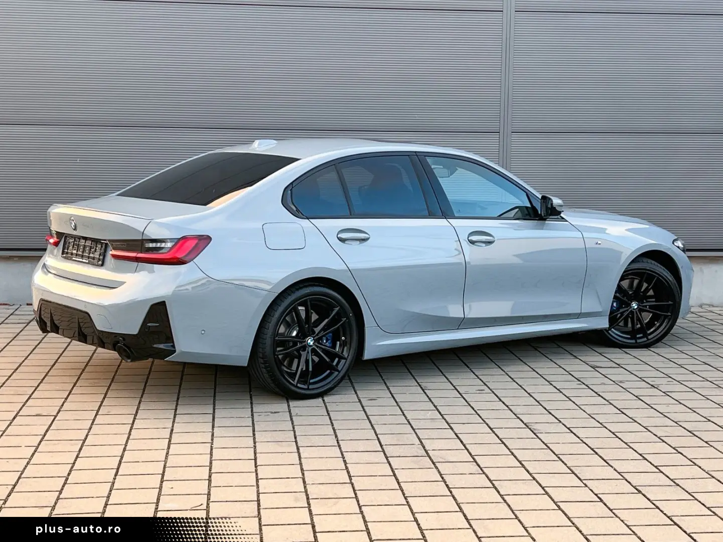 BMW 320d xDrive M Sport Glasdach DrivAsistPro Keyles